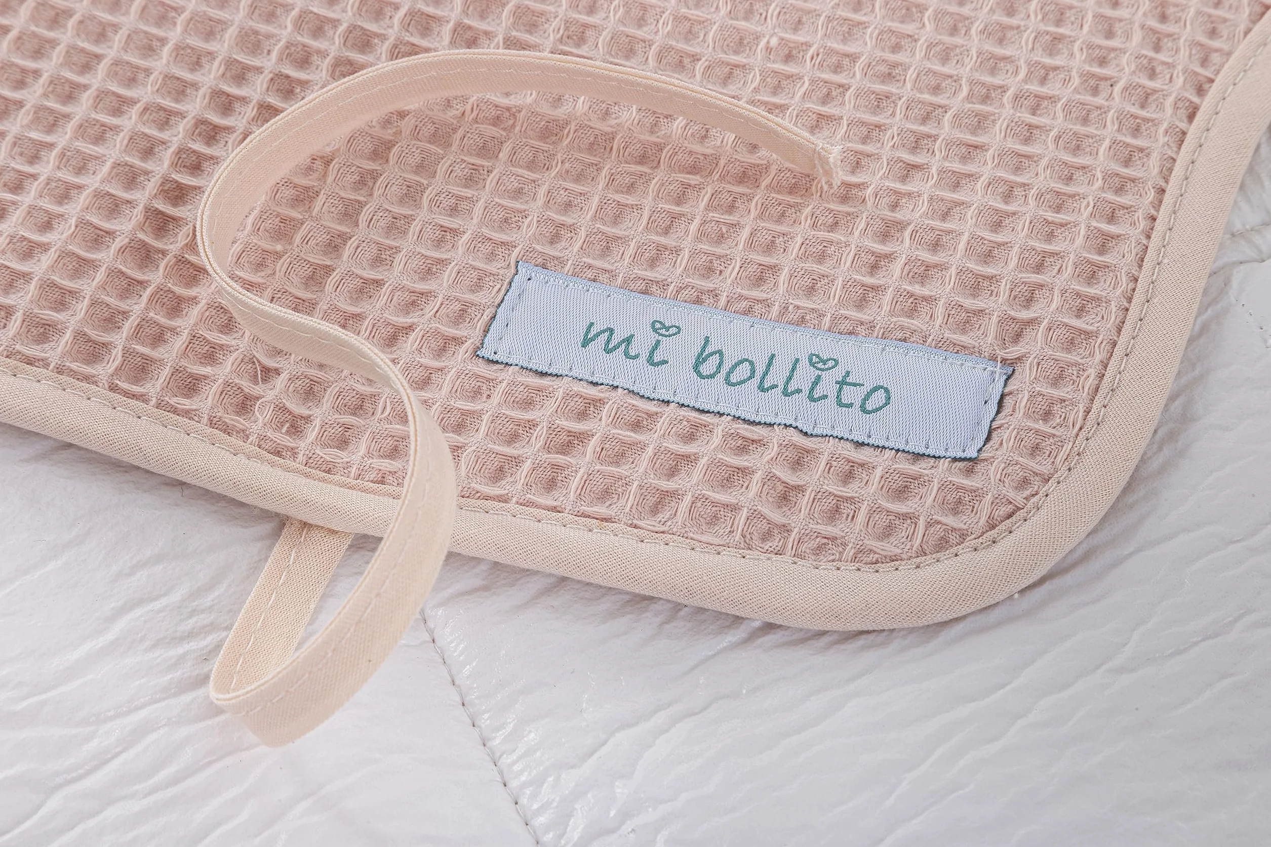 Cambiador de bebé portátil, plegable e impermeable. Tejido 100% de algodón de gofre. Fácil de guardar en el bolso maternal. Ideal para regalo de recién nacido. (Rosa pastel)