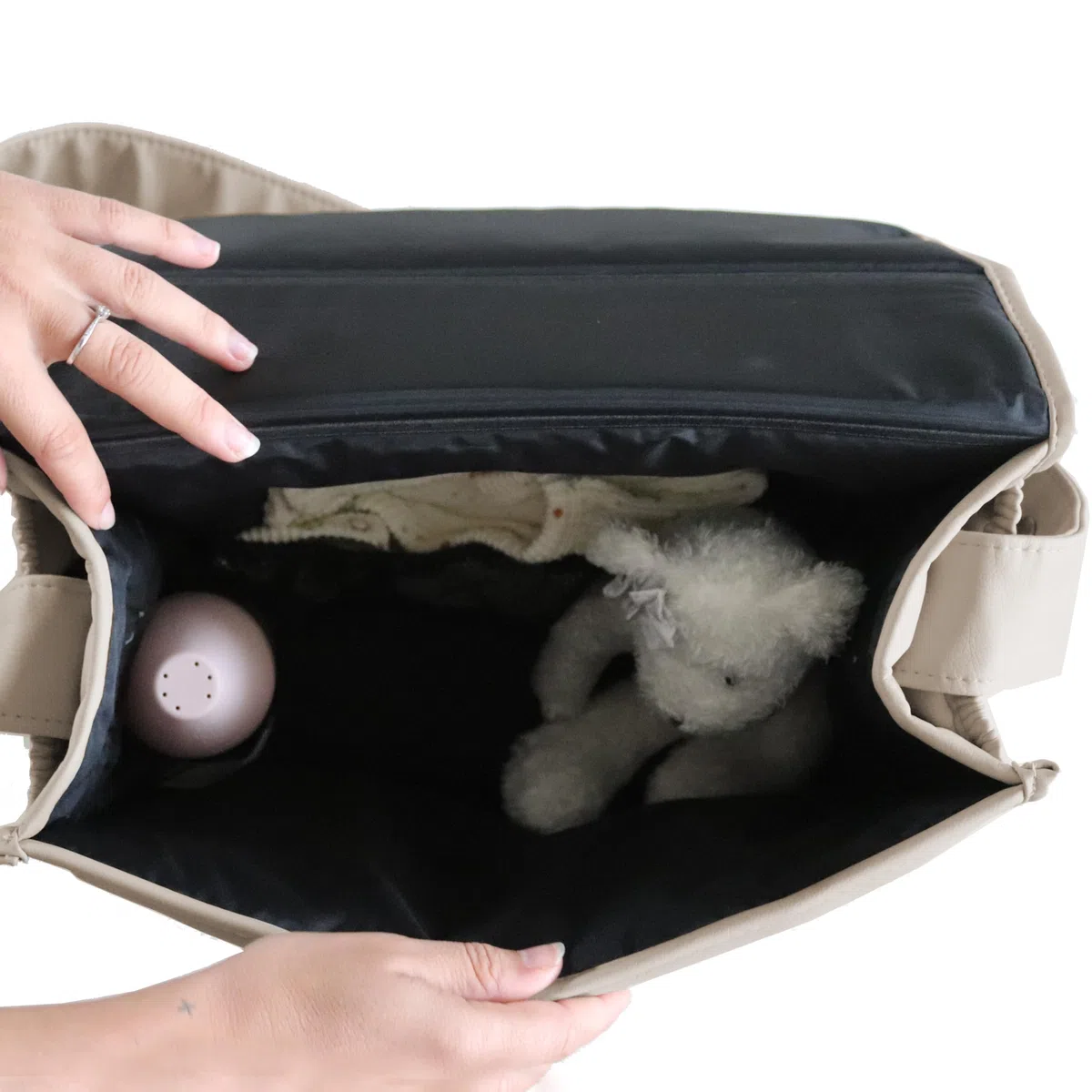 BEBECAR Bolso a juego con el cochecito. Organizador multifuncional para bebés, fabricado en Ecopiel de fácil limpieza KP122 topo