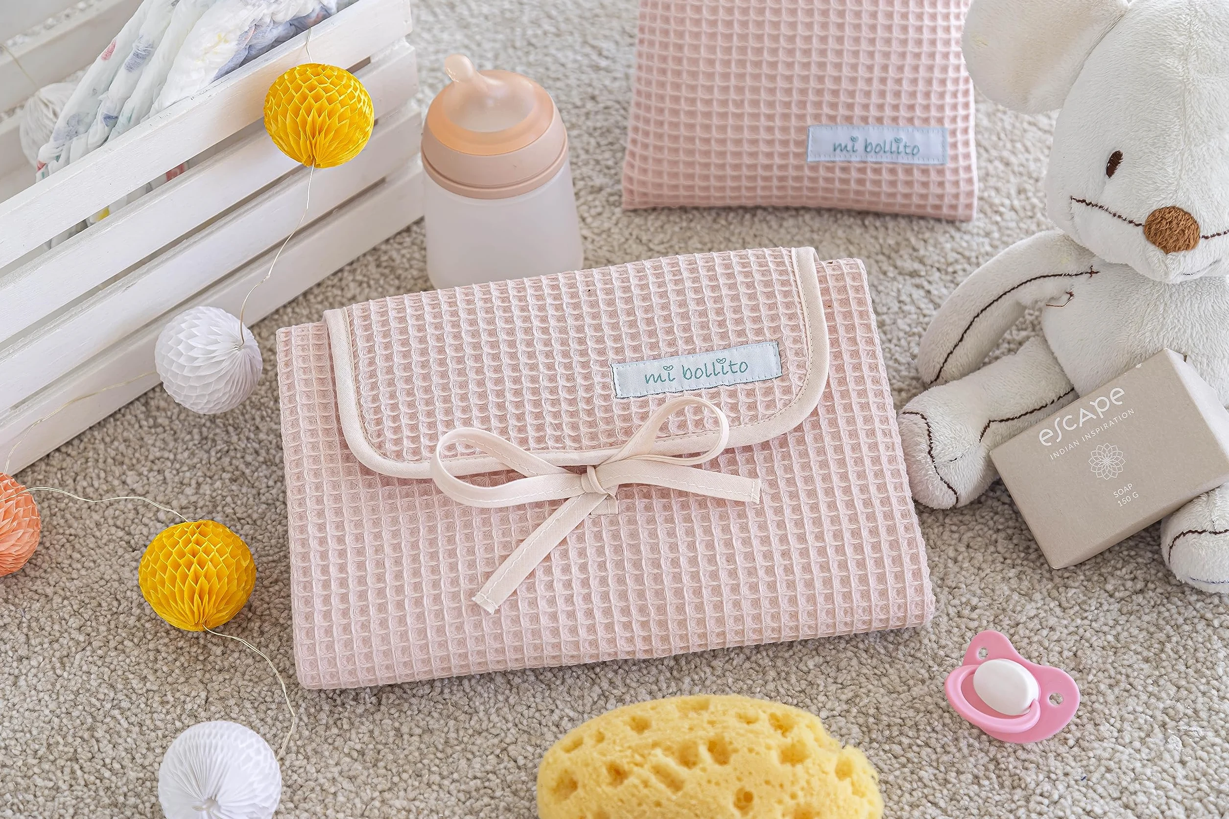 Cambiador de bebé portátil, plegable e impermeable. Tejido 100% de algodón de gofre. Fácil de guardar en el bolso maternal. Ideal para regalo de recién nacido. (Rosa pastel)