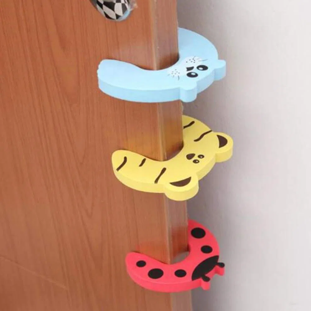 47 Pcs Kit Seguridad Bebe para Bebés y Niños – 12 Protector Enchufes & 3 Llaves+20 Protectores de Esquina de Mesa+8 Cerraduras de Seguridad para Bebés y Niños+4 Bloqueo de Puerta Anti Pellizco
