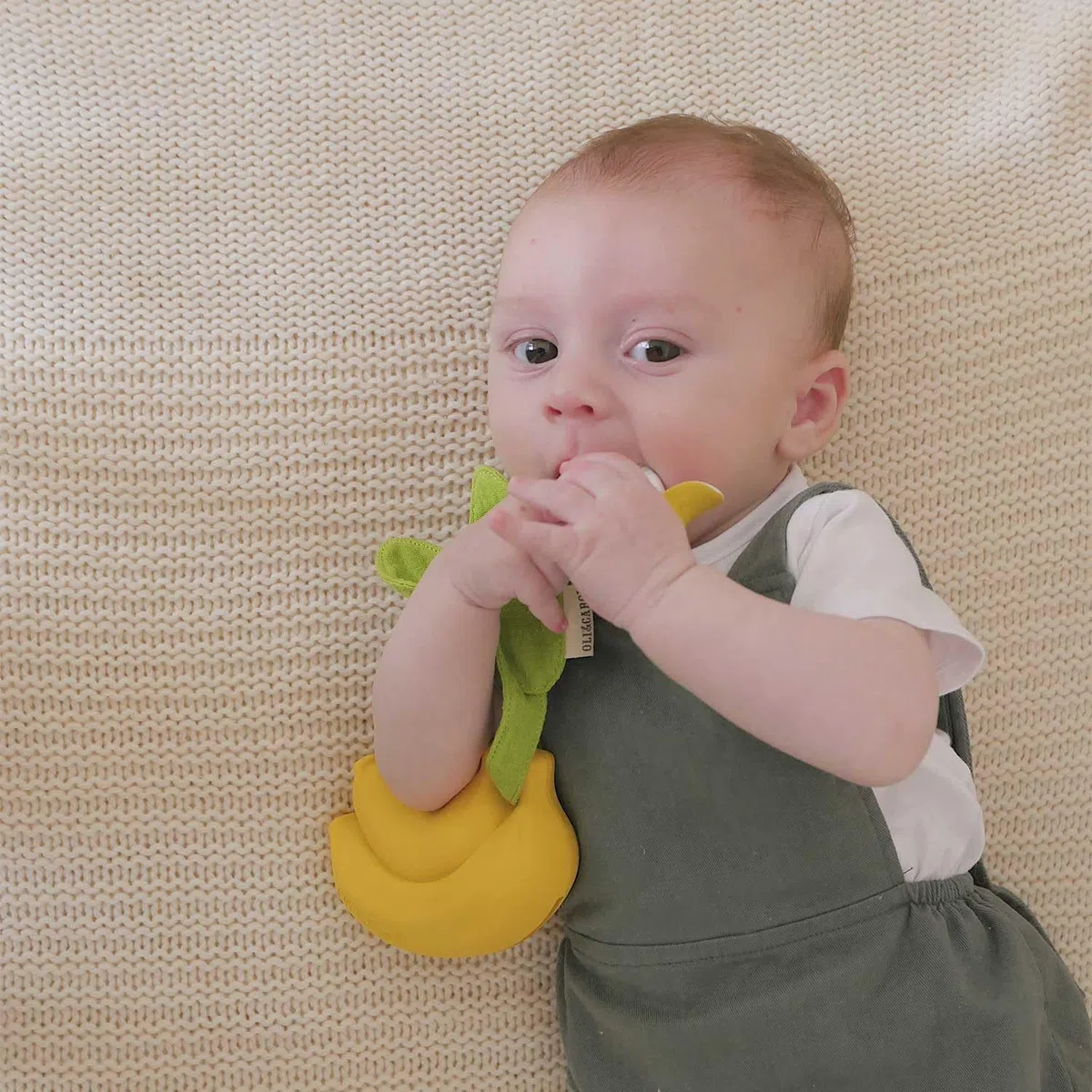 Oli & Carol - Portachupetes de caucho natural - Regalo para padres y bebés - Ana Banana